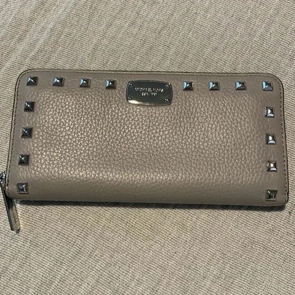 Michael Kors gray silver studded wallet - Picture 1 of 8